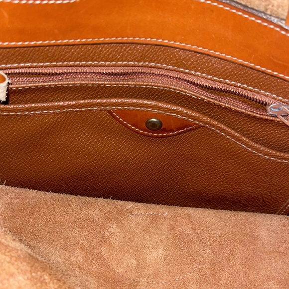 Vintage Dooney & Bourke all weather leather tan Norfolk bag. - Picture 4 of 10